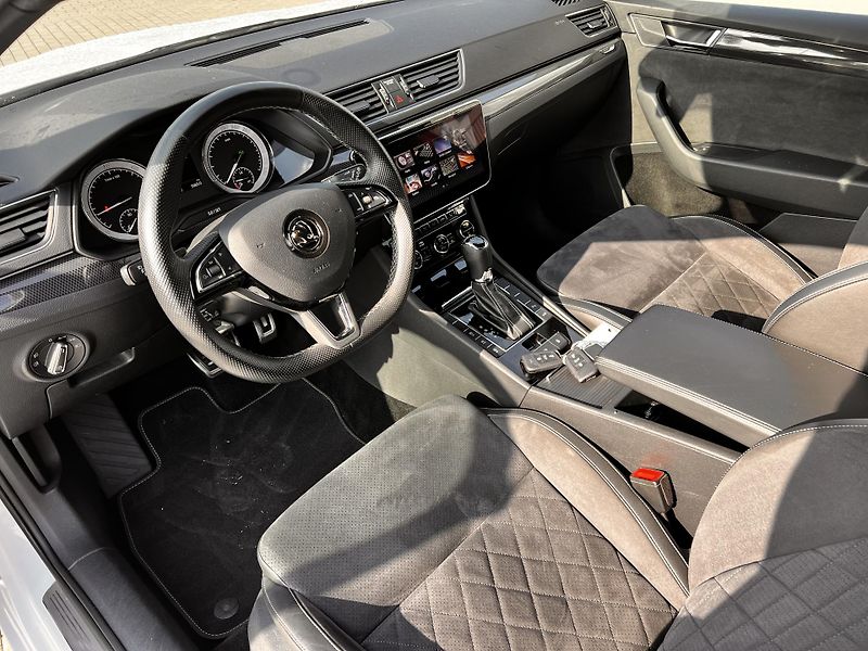 Škoda Superb 2.0 TDi Sportline nez.topeni  - fotka 9 z 23