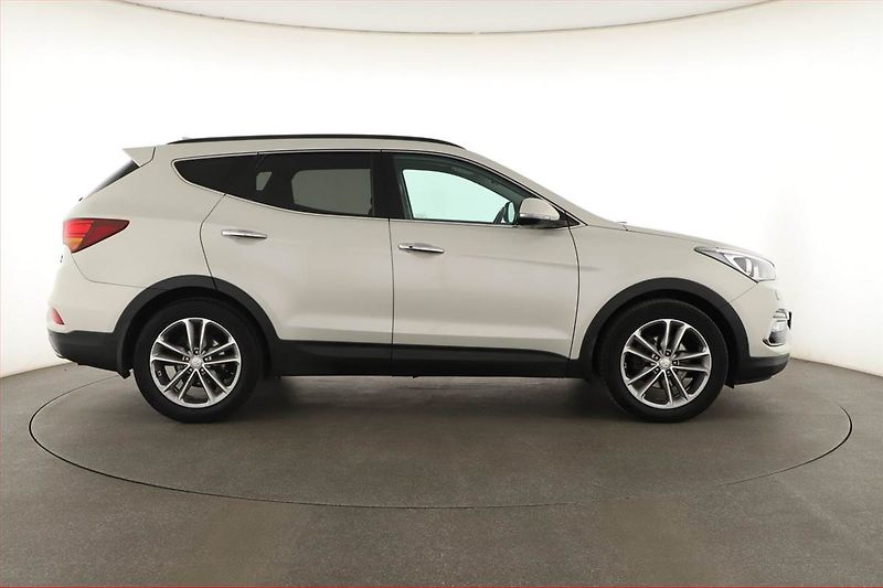Hyundai Santa Fe (2016) 2.2 CRDi Blue, Automat - fotka 6 z 20