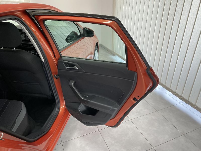 Volkswagen Polo 1.0 TSi ČR 1.MAJ. REZERVACE  - fotka 15 z 25