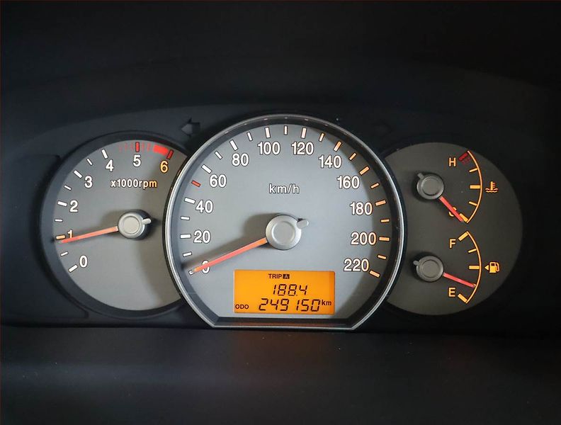 Kia Carens (2007) 2.0 CRDi, po STK, Tažné - fotka 11 z 17