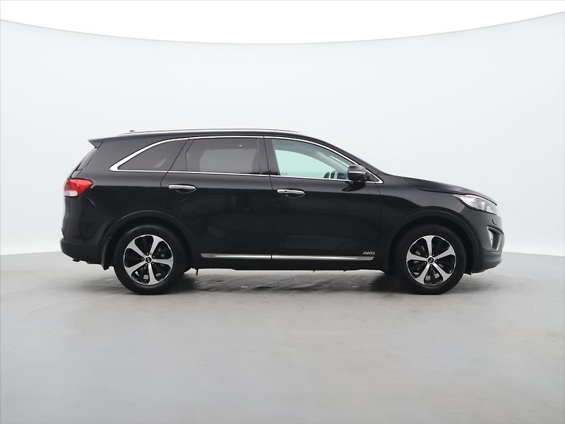 Kia Sorento 2.2 CRDI 147kW Exclusive 4x4 - fotka 8 z 33