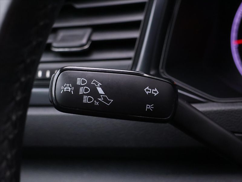 Volkswagen T-Roc 1,0 TSI 85kW Aut.klima CZ - fotka 19 z 34