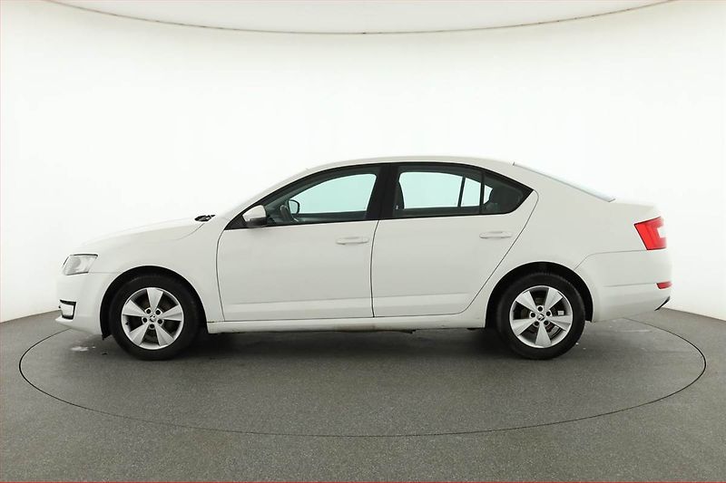 Škoda Octavia (2014) 1.6 TDI, Tempomat - fotka 3 z 14