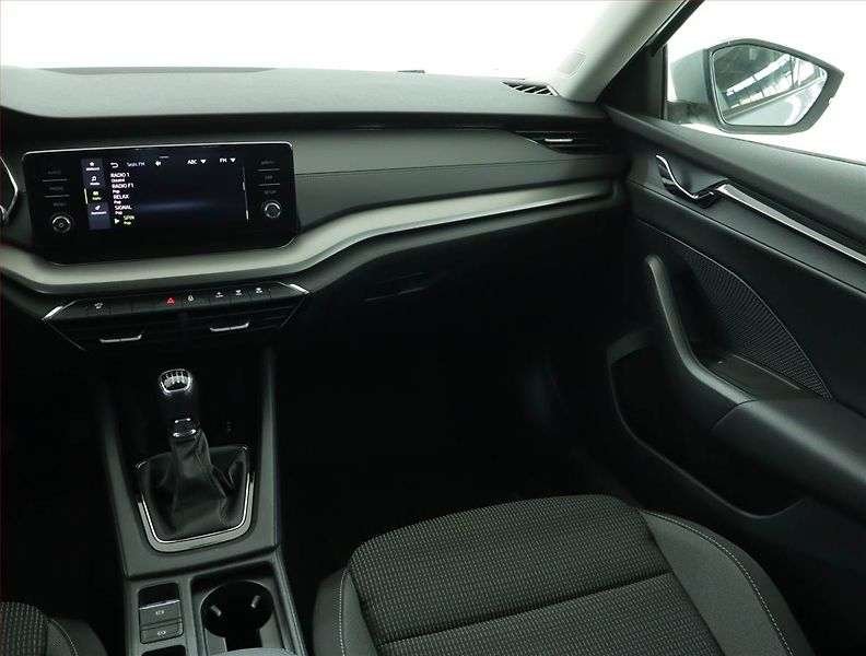Škoda Octavia (2022) Ambition 2.0 TDI, ČR,1.maj - fotka 8 z 15