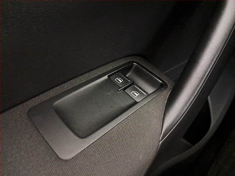 Volkswagen Polo (2013) 1.2 12V, Serv.kniha - fotka 15 z 15
