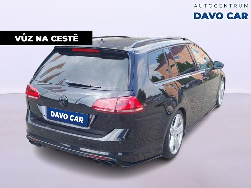 Volkswagen Golf R 2,0 TSI 221 kW 4M DSG Pano - fotka 5 z 12