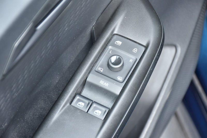 Cupra Born (2021) 150 KW 58kWh Baterka - fotka 27 z 28