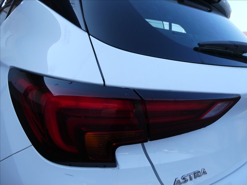 Opel Astra 1,6 CDTi 81kW,2x kola,serviska - fotka 11 z 40