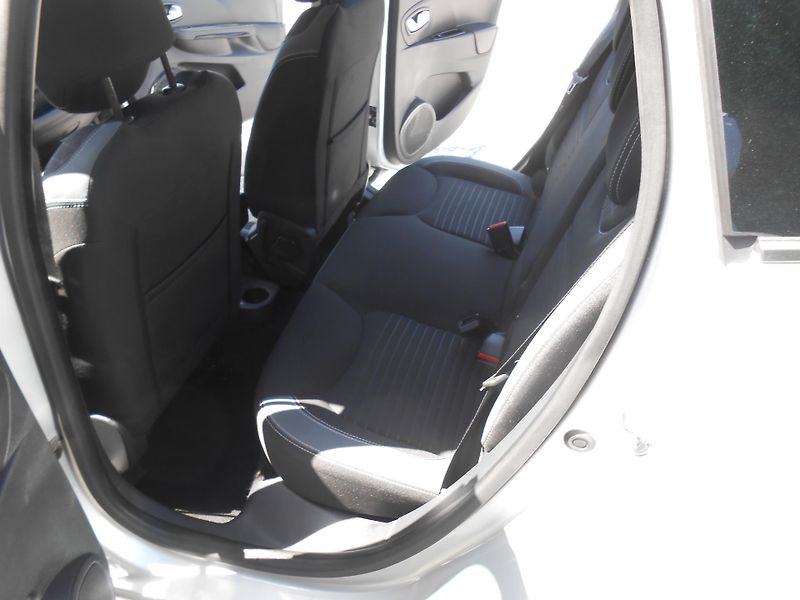 Renault Clio COMBI, 1,5dcI, navi, chrom - fotka 21 z 26