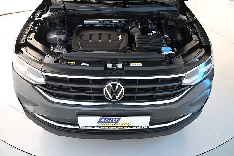 Volkswagen Tiguan (2023) 2.0 Matrix LED Tažné Kamera AC - fotka 35 z 38