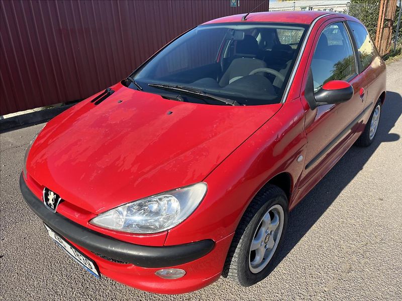 Peugeot 206 1,4 HDi SERVIS VSTŘIKY ROZVODY - fotka 1 z 27