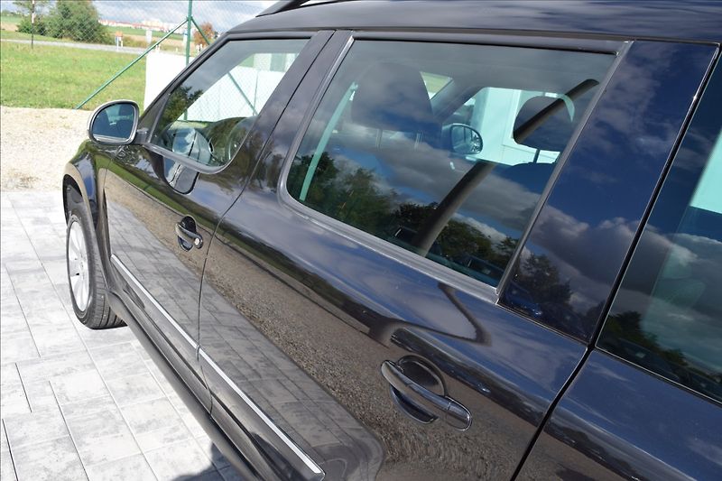 Škoda Yeti 2,0 TDI 110KW 4x4 TAŽNÉ XENONY - fotka 12 z 50