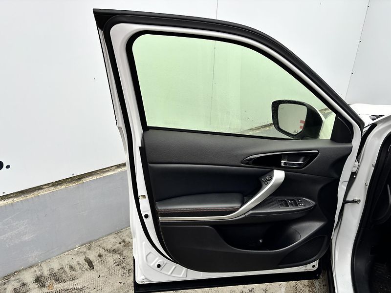 Mitsubishi Eclipse Cross (2018) 1.5T-MIVEC INTENSE  - fotka 18 z 36