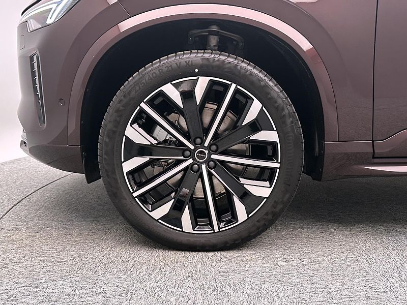 Volvo XC90 (2026) B5 AWD AUT DARK PLUS 7 míst - fotka 17 z 25