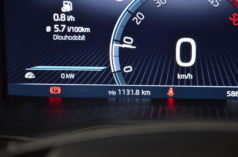 Škoda Superb (2022) 2.0TDI 110 Style kombi - fotka 16 z 23