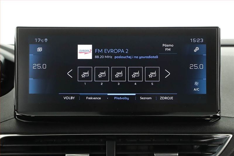 Peugeot 3008 (2021) 1.5 BlueHDi, Automat, ČR,1.maj - fotka 14 z 20