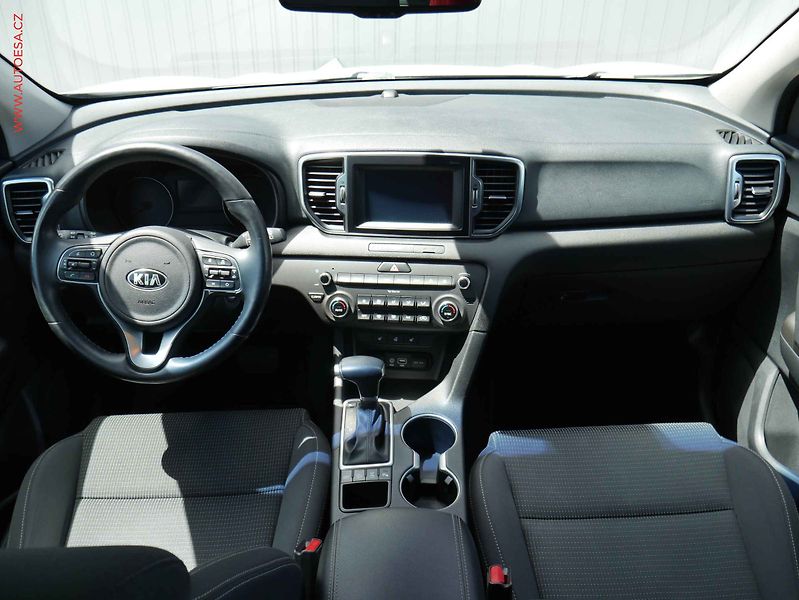 Kia Sportage (2017) 2.0 CRDi 4x4, ČR, AT, navi - fotka 8 z 21