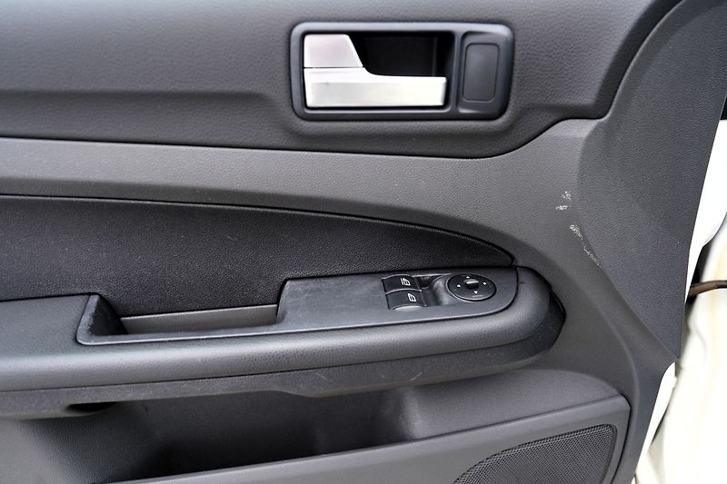 Ford Focus 1.8 TDCI/klima/stereo/nová STK - fotka 14 z 35
