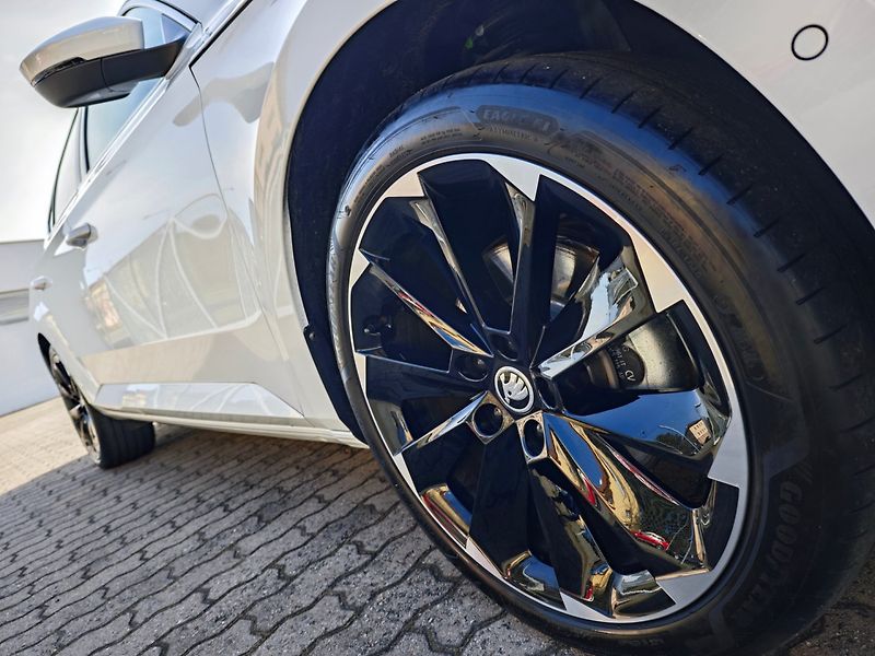 Škoda Superb iV 1.4 TSi Style Plug-in 160kW - fotka 42 z 50