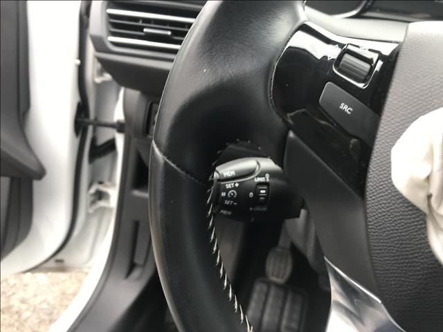 Peugeot 308 1.2 i 81 kW 95 000 km ČR 1.m - fotka 14 z 15