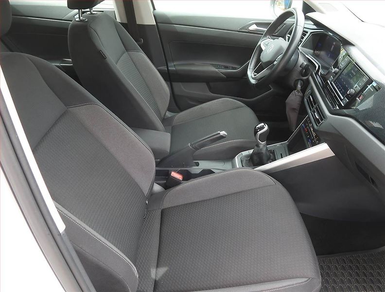 Volkswagen Taigo (2022) Life 1.0 TSI, Serv.kniha - fotka 9 z 17