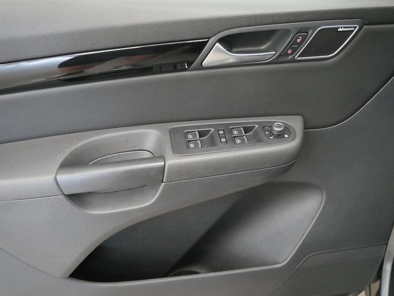 Volkswagen Sharan - fotka 11 z 24