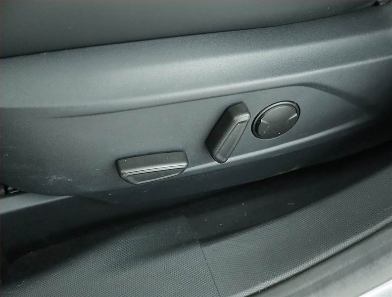 Ford Mustang Mach-E (2021) Standard Range AWD, SoH 93% - fotka 19 z 20