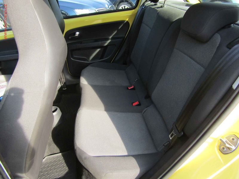 Volkswagen up! (2015) 1.0i CNG, AC, výhřev sed - fotka 10 z 13