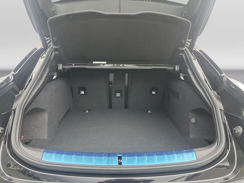 Porsche Taycan 4S Sport Tursimo 4S Sport Turi - fotka 26 z 28