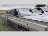 Řidič Renaultu najížděl i do policejní Octavie v civilním provedení.