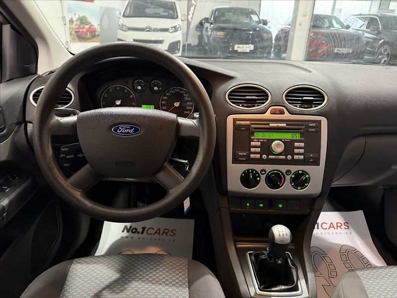 Ford Focus 1,6   i KLIMA STK 02/28 ALU - fotka 14 z 17