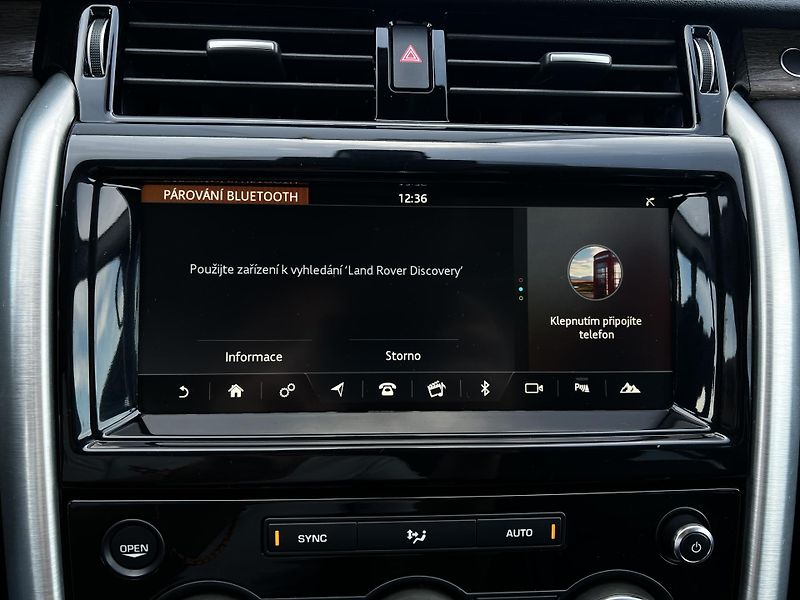 Land Rover Discovery 2.0SD4 177kW LUXURY 7-Míst TZ - fotka 17 z 27