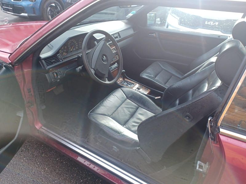 Mercedes-Benz 124 (1990) Coupé  - fotka 8 z 16