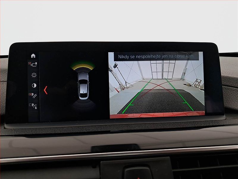 BMW Řada 4 (2018) 430i xDrive - fotka 19 z 23