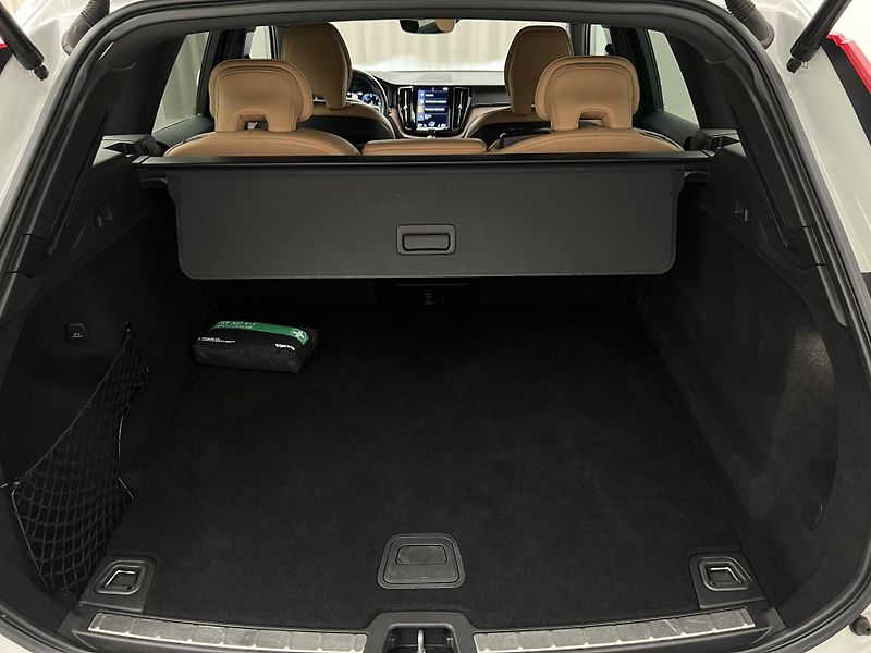Volvo XC60 B4 AWD INSCRIPTION AUT 1.maj. - fotka 5 z 39