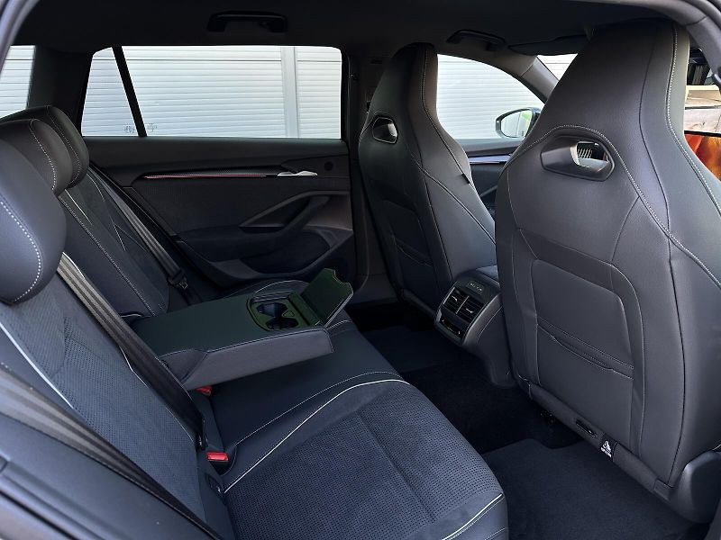 Škoda Superb 2.0TSi 4x4 DSG Sportline 265PS - fotka 46 z 52