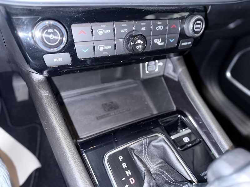 Jeep Compass (2021) 1.3 T4 PHEV 190CV, 4X4,ZÁRUKA - fotka 37 z 75