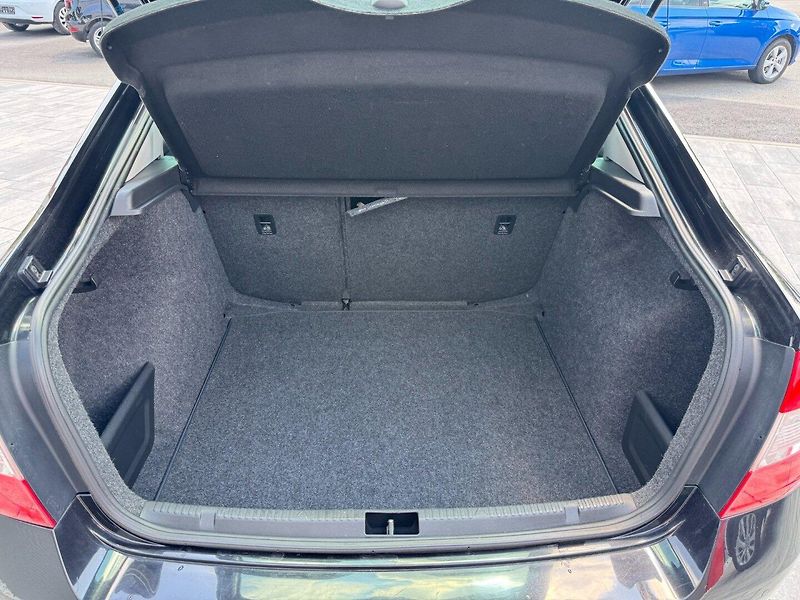 Škoda Rapid (2014) Elegance 1.2 TSI 77kW - fotka 21 z 35