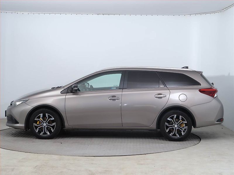 Toyota Auris (2015) 1.2 Ti, Serv.kniha, Tempomat - fotka 3 z 14