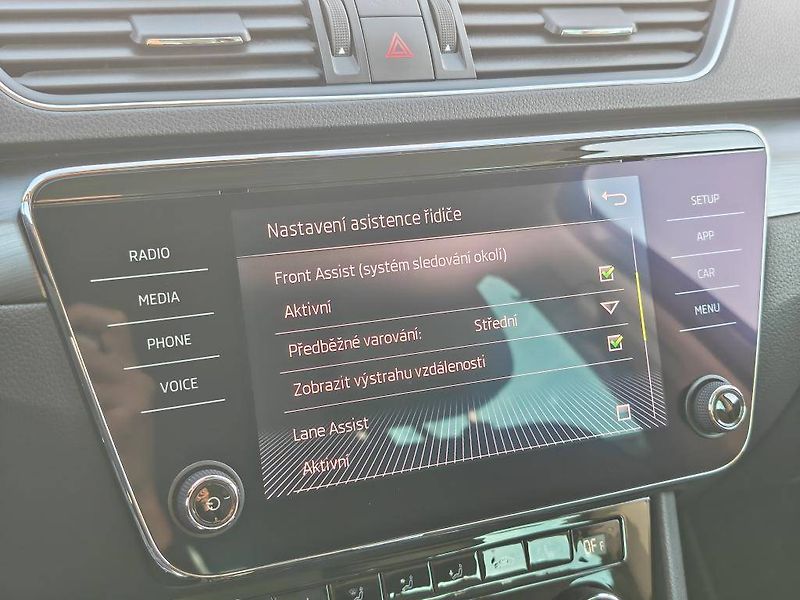 Škoda Superb Style 7DSG 2,0TDI - fotka 19 z 27