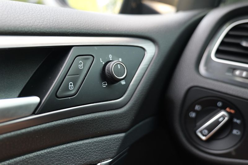 Volkswagen Golf 1.5 TSI DSG CarPlay ACC Senzor - fotka 28 z 29