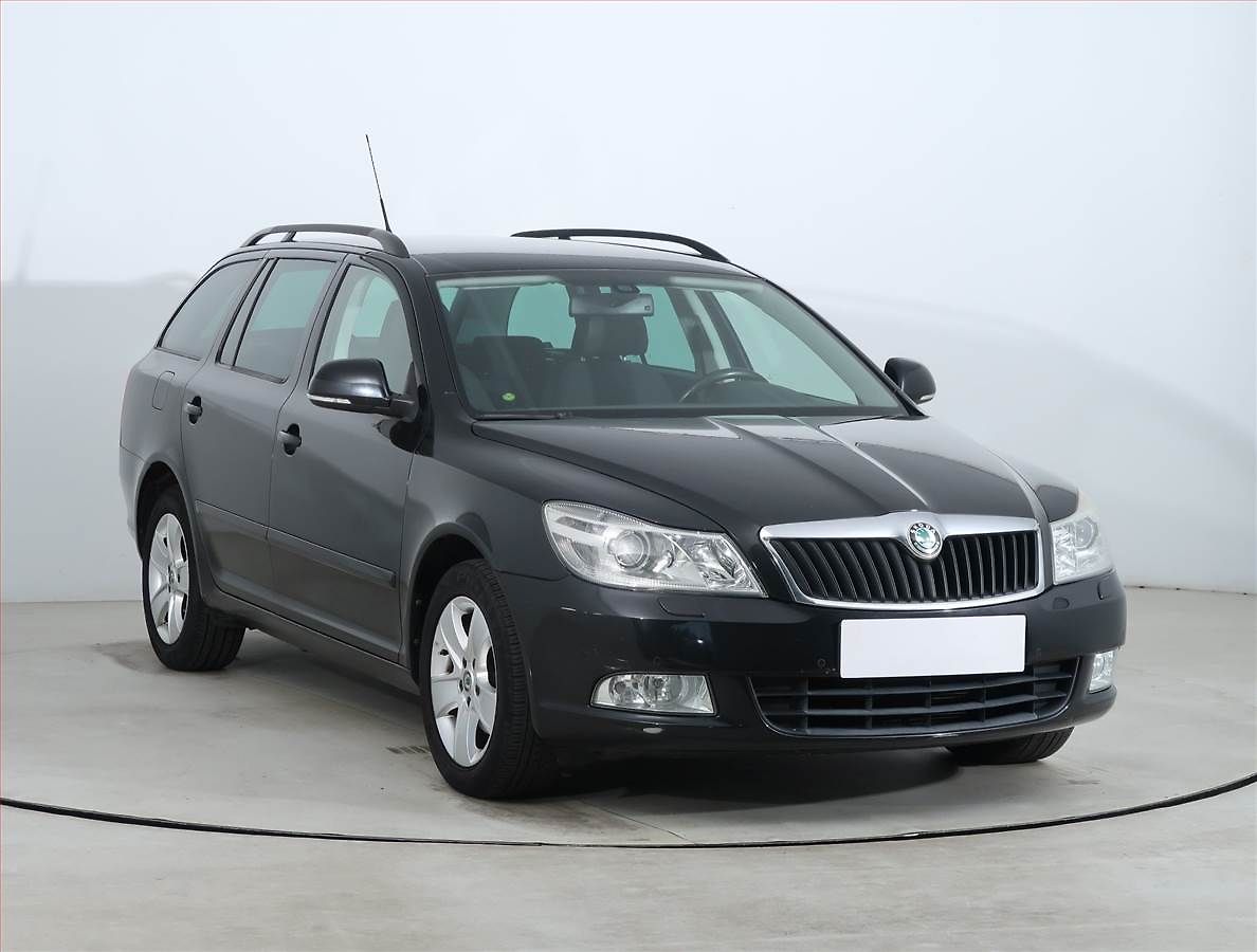Škoda Octavia 1.6 TDI, Serv.kniha, Xenony