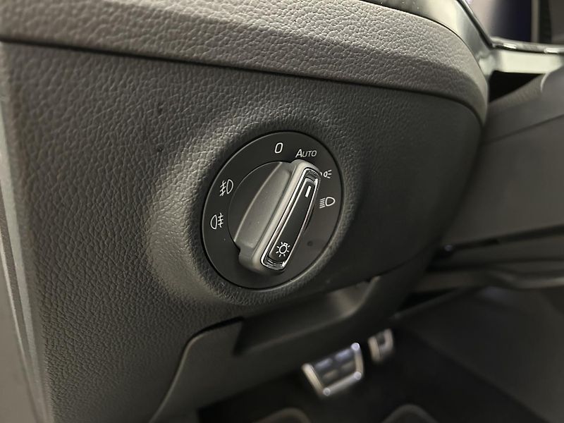 Škoda Superb 2.0 TDI 4x4 SportLine - fotka 10 z 31