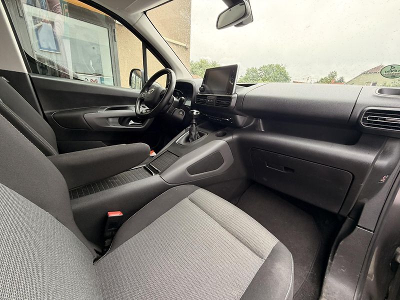 Toyota ProAce City Verso 1.2-7 MÍST-MOŽNOST VESTAVBY - fotka 19 z 23