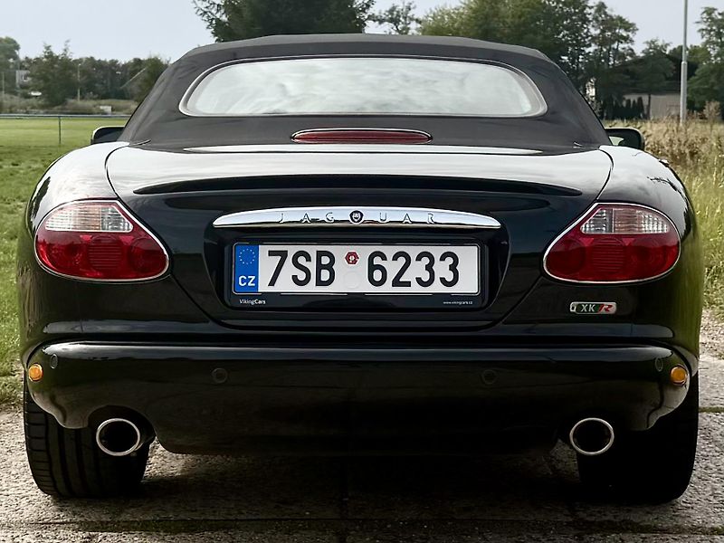 Jaguar XKR (2000) 4.0 V8 Supercharged Kabriolet  - fotka 6 z 30