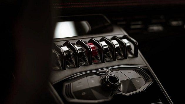 Mnohé části moderních aut mohou být zranitelné vůči kybernetickým útokům, které by mohly ohrozit funkčnost, bezpečnost nebo soukromí vozidla., zdroj: Se svolením GOPAS