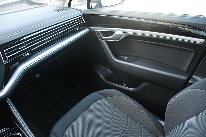 Volkswagen Touareg 3.0TDI 2.SADA KOL ČR - fotka 24 z 54