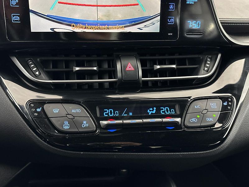 Toyota C-HR Active - fotka 19 z 27