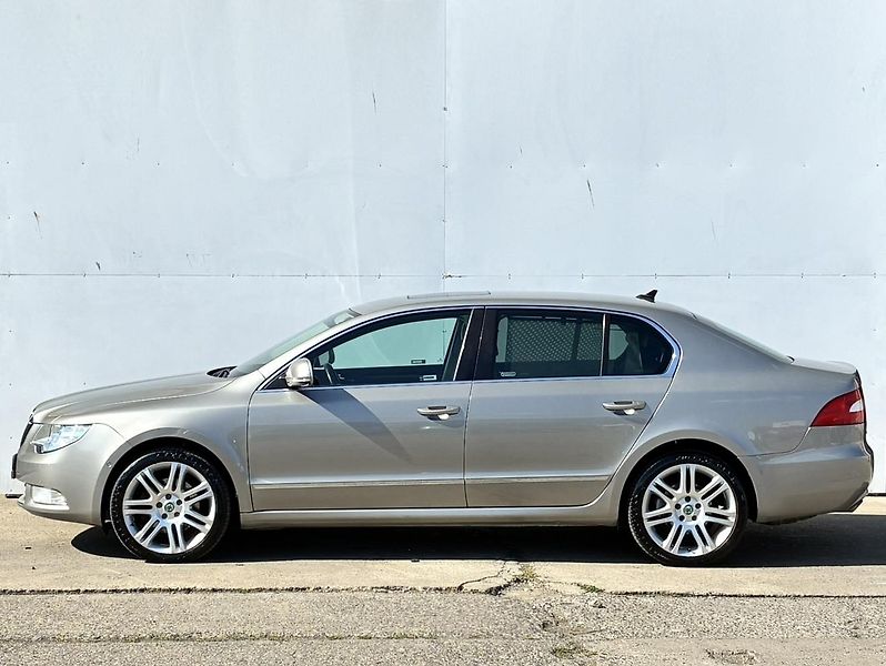 Škoda Superb 2.0 TDI 4x4 DSG / 103 kW Exclu - fotka 8 z 25