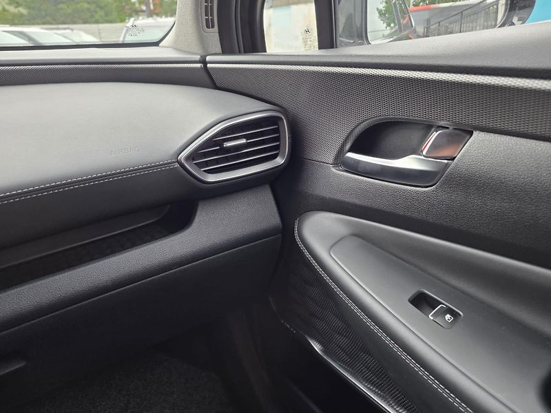 Hyundai Santa Fe 2.2-PREMIUM-AUTOMAT-KŮŽE - fotka 22 z 35